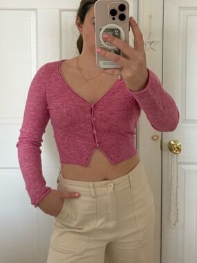 Aritzia Wilfred Pink Cropped Button-Front V-Neck Cardigan Top